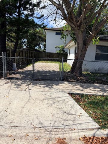 1329 NW 6 ave A, Florida City, FL 33034
