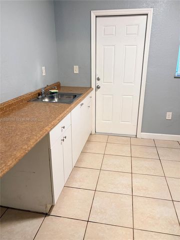 1329 NW 6 ave A, Florida City, FL 33034