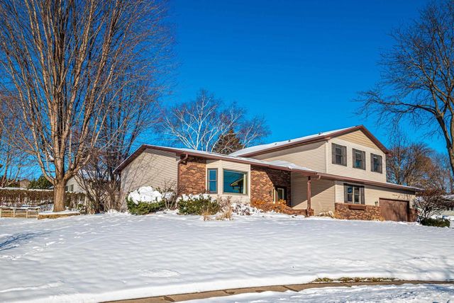 3716 Lexington Circle, Middleton, WI 53562