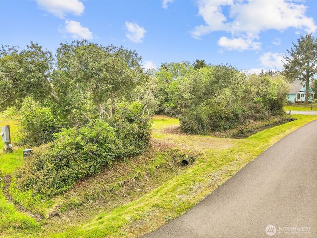 113 Jib Street NW, Ocean Shores, WA 98569