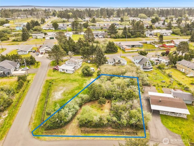 113 Jib Street NW, Ocean Shores, WA 98569