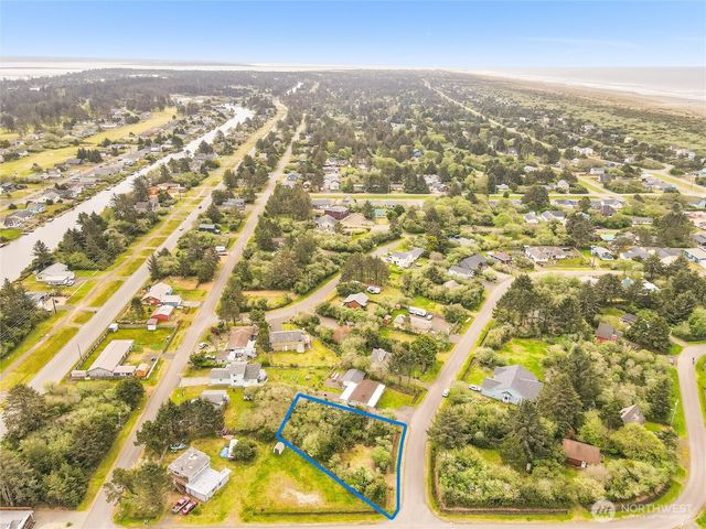 113 Jib Street NW, Ocean Shores, WA 98569