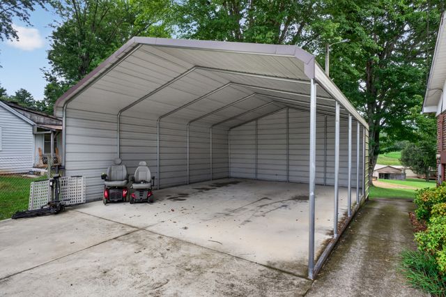 3035 Monterey Hwy, Sparta, TN 38583