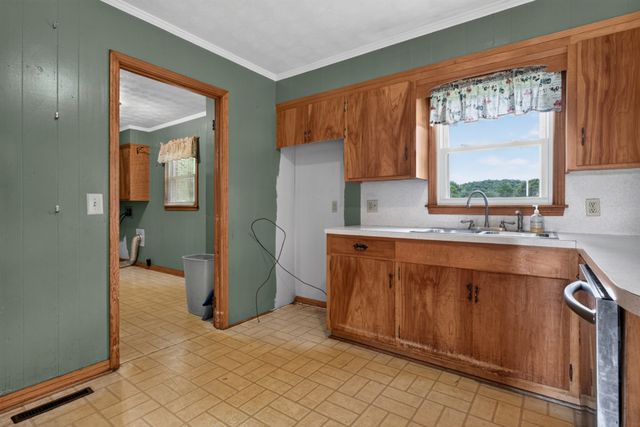 3035 Monterey Hwy, Sparta, TN 38583