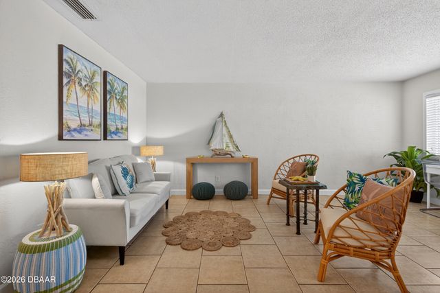 411 N Halifax Ave Apt 303, Daytona Beach, FL 32118
