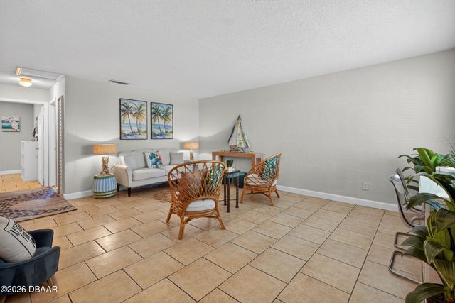 411 N Halifax Ave Apt 303, Daytona Beach, FL 32118