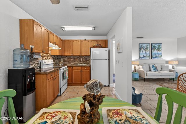 411 N Halifax Ave Apt 303, Daytona Beach, FL 32118