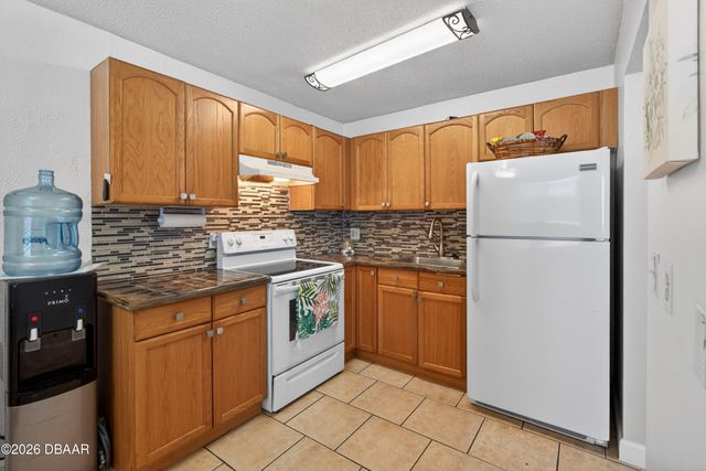 411 N Halifax Ave Apt 303, Daytona Beach, FL 32118