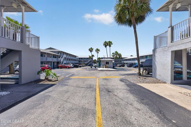 411 N Halifax Ave Apt 303, Daytona Beach, FL 32118