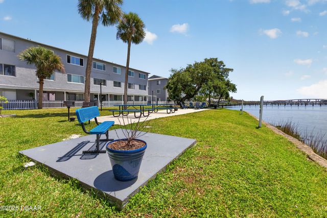 411 N Halifax Ave Apt 303, Daytona Beach, FL 32118