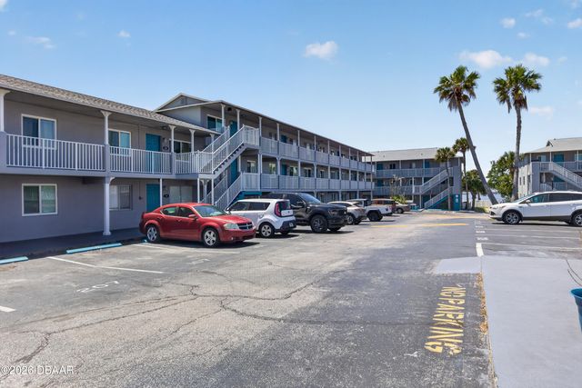 411 N Halifax Ave Apt 303, Daytona Beach, FL 32118