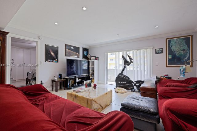 7401 SW 82nd st 109s, Miami, FL 33143