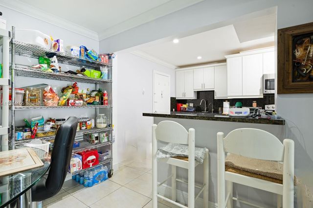 7401 SW 82nd st 109s, Miami, FL 33143