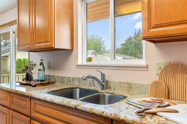 5221 86th Place NE, Marysville, WA 98270