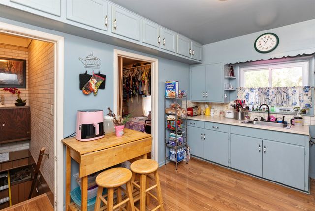 710 Douglas Avenue, Des Moines, IA 50313