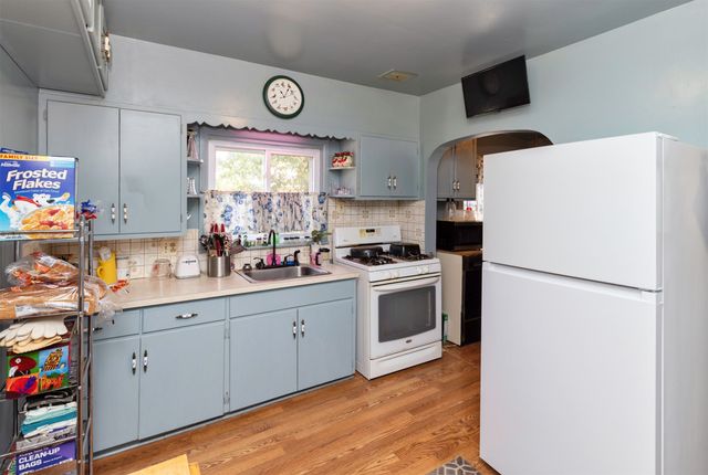 710 Douglas Avenue, Des Moines, IA 50313
