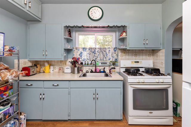 710 Douglas Avenue, Des Moines, IA 50313