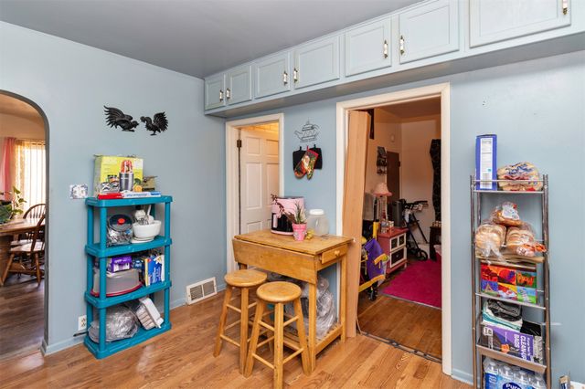 710 Douglas Avenue, Des Moines, IA 50313