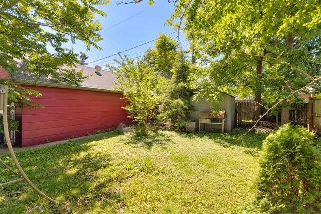 710 Douglas Avenue, Des Moines, IA 50313