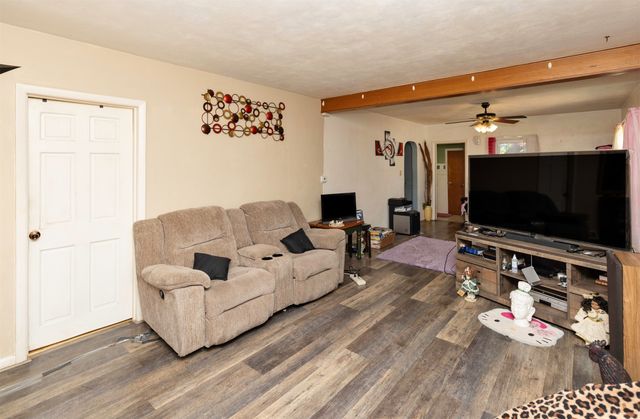 710 Douglas Avenue, Des Moines, IA 50313
