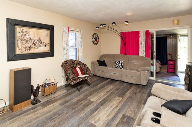 710 Douglas Avenue, Des Moines, IA 50313
