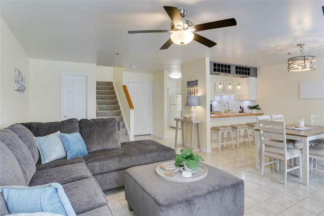 215 4th St, Virginia Beach, VA 23451