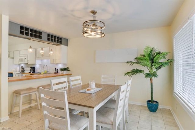 215 4th St, Virginia Beach, VA 23451