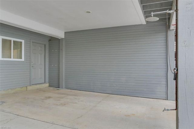 215 4th St, Virginia Beach, VA 23451