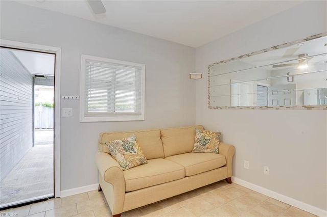 215 4th St, Virginia Beach, VA 23451