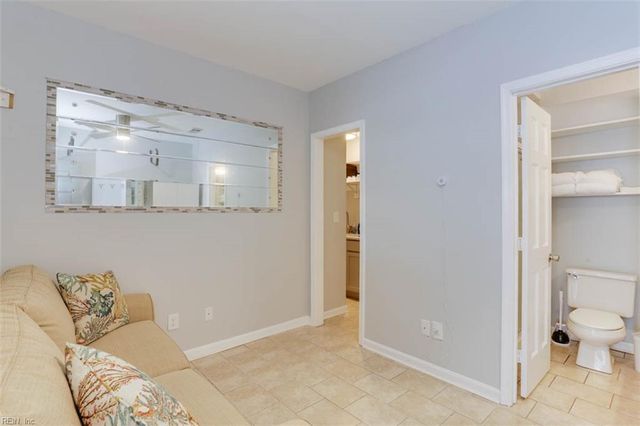 215 4th St, Virginia Beach, VA 23451