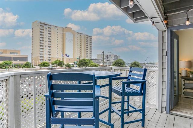 215 4th St, Virginia Beach, VA 23451
