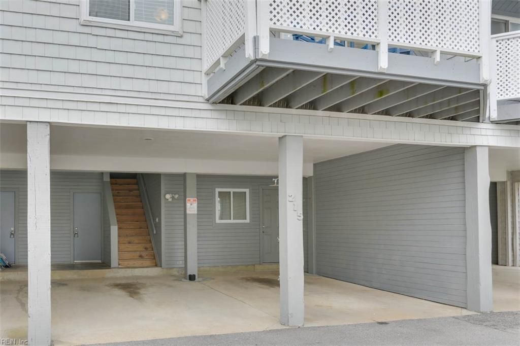 215 4th St, Virginia Beach, VA 23451