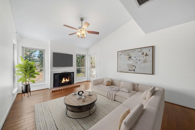 1201 Bering Drive 6, Houston, TX 77057