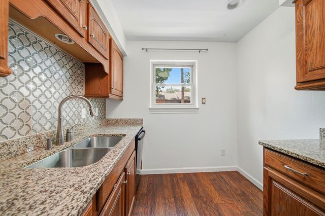 1201 Bering Drive 6, Houston, TX 77057