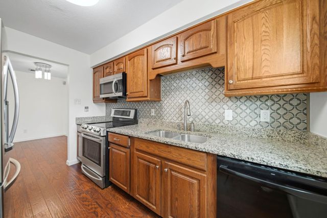 1201 Bering Drive 6, Houston, TX 77057