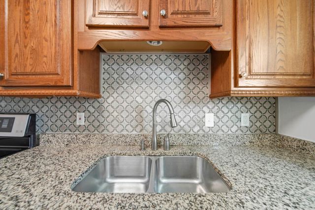 1201 Bering Drive 6, Houston, TX 77057