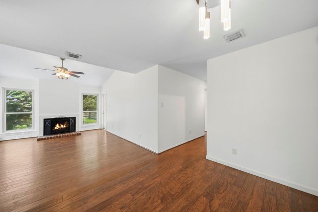 1201 Bering Drive 6, Houston, TX 77057