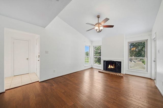 1201 Bering Drive 6, Houston, TX 77057