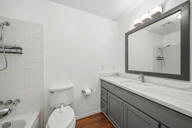 1201 Bering Drive 6, Houston, TX 77057