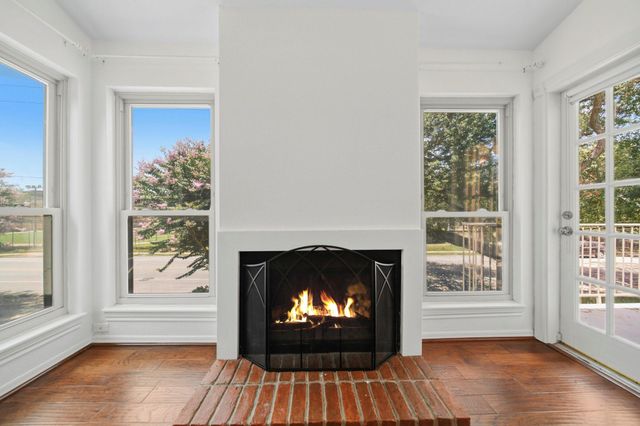 1201 Bering Drive 6, Houston, TX 77057