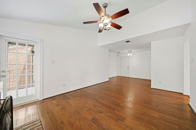 1201 Bering Drive 6, Houston, TX 77057