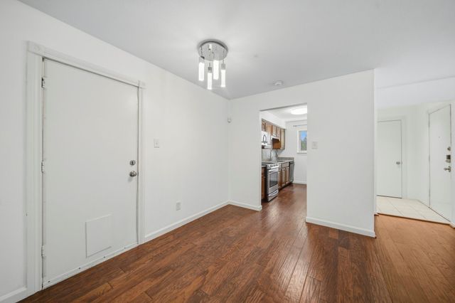 1201 Bering Drive 6, Houston, TX 77057