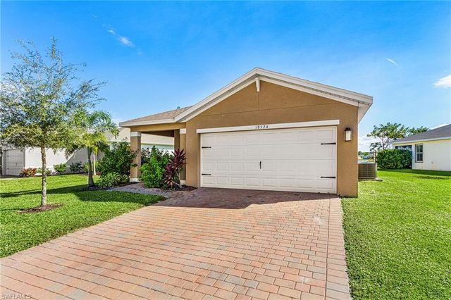 18524 Cronin Sand LN, North Fort Myers, FL 33917