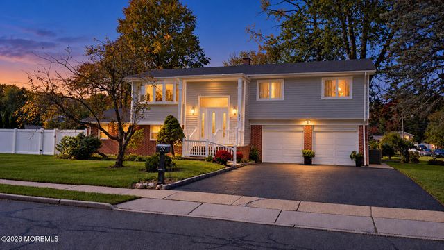 37 Valley Vale Drive, Old Bridge, NJ 08857