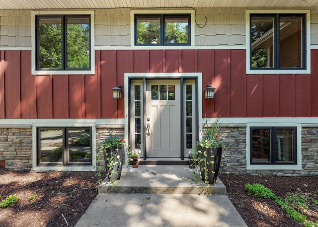 4815 120th Street W, Apple Valley, MN 55124