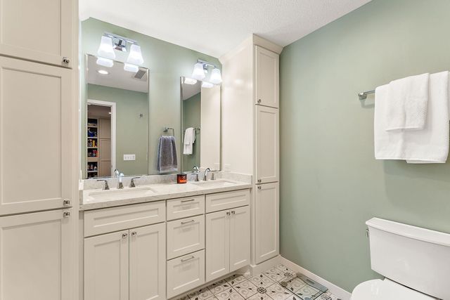 4815 120th Street W, Apple Valley, MN 55124