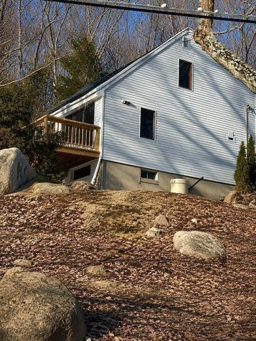 650 Oxford St S, Auburn, MA 01501