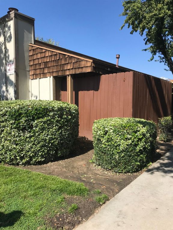 Image 1 of property listing at 5181 E Olive # 117, Fresno, CA 93727