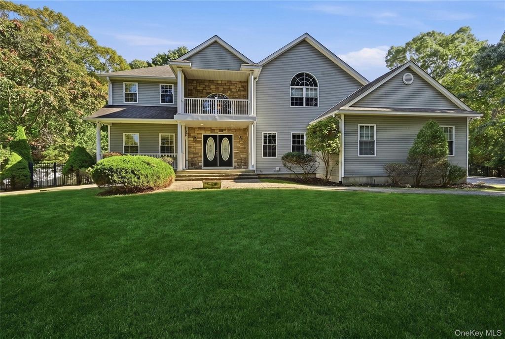 23 Moss Creek Lane, East Patchogue, NY 11772 — exterior