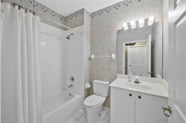 1340 Charleston Square DR 101, Naples, FL 34110